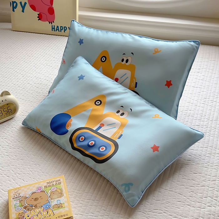 91家纺网 家纺一手货源 找家纺 百寐 2025新款A类母婴级60s天丝大版卡通数码印花儿童枕套 大眼挖机