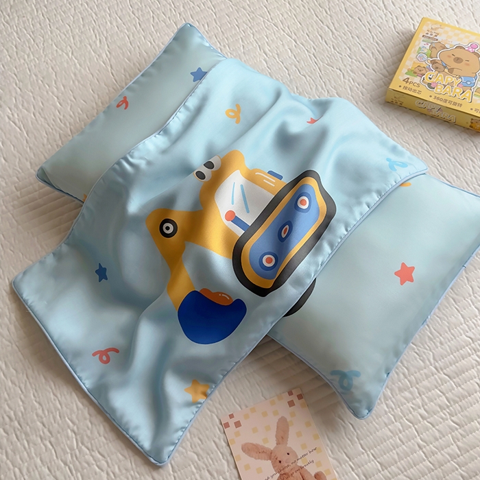 91家纺网 家纺一手货源 找家纺 百寐 2025新款A类母婴级60s天丝大版卡通数码印花儿童枕套 大眼挖机