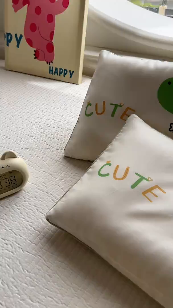 91家纺网 家纺一手货源 找家纺 百寐 2025新款A类母婴级60s天丝大版卡通数码印花儿童枕套 滑板鳄鱼