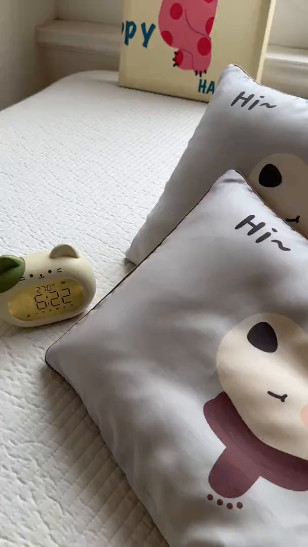 91家纺网 家纺一手货源 找家纺 百寐 2025新款A类母婴级60s天丝大版卡通数码印花儿童枕套 围巾狗狗