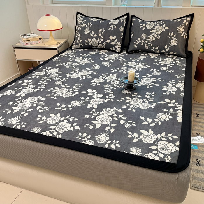 91家纺网 家纺一手货源 找家纺 （总）安哆啦家纺 2025新款A类印花冰藤凉席针织棉牛奶丝夏被夏凉被空调被四件套