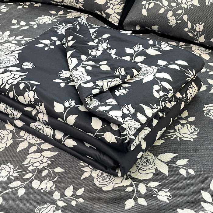 91家纺网 家纺一手货源 找家纺 （总）安哆啦家纺 2025新款A类印花冰藤凉席针织棉牛奶丝夏被夏凉被空调被四件套