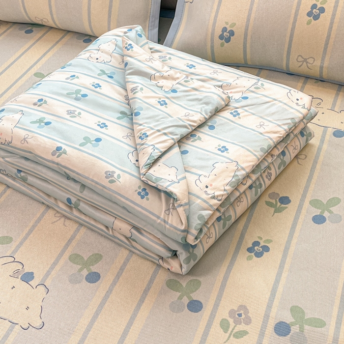 91家纺网 家纺一手货源 找家纺 安哆啦家纺 2025新款A类印花冰藤凉席针织棉牛奶丝夏被夏凉被空调被四件套 蓝条兔