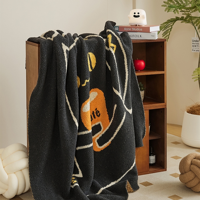 91家纺网 家纺一手货源 找家纺 暖绵绵2025新款半边绒涤纶混纺毯子抱枕套 安赛猫