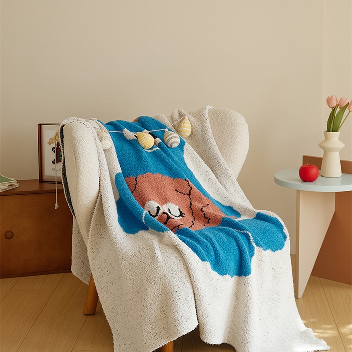 91家纺网 家纺一手货源 找家纺 暖绵绵2025新款半边绒涤纶混纺毯子抱枕套 比恩兔