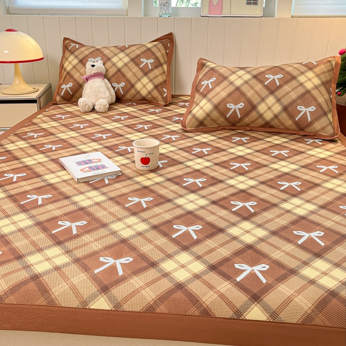 91家纺网 家纺一手货源 找家纺 安哆啦家纺 2025新款A类印花冰藤凉席针织棉牛奶丝夏被夏凉被空调被四件套 复古蝴蝶结