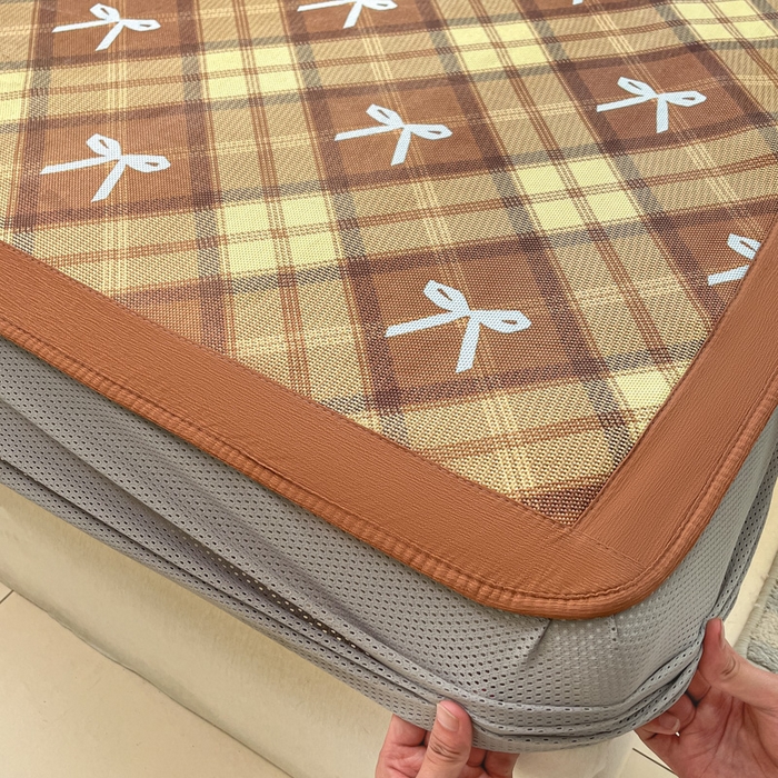 91家纺网 家纺一手货源 找家纺 安哆啦家纺 2025新款A类印花冰藤凉席针织棉牛奶丝夏被夏凉被空调被四件套 复古蝴蝶结