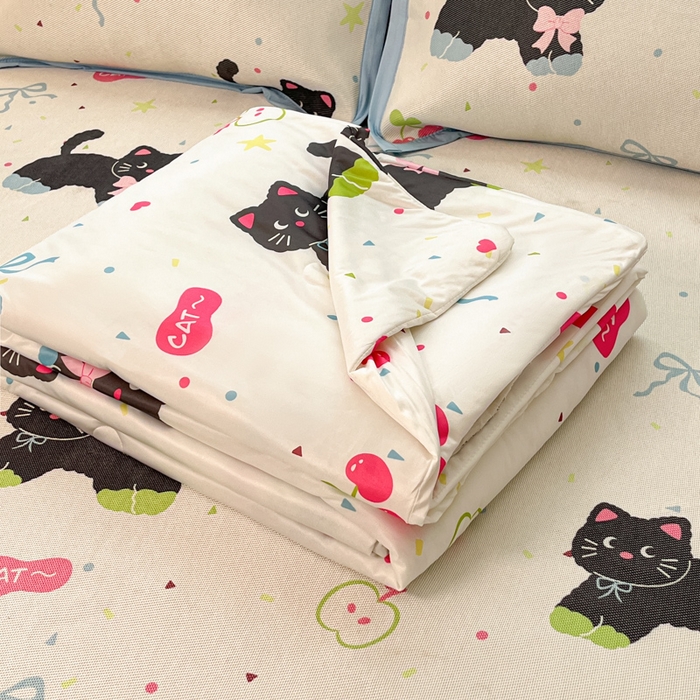 安哆啦家纺 2025新款A类印花冰藤凉席针织棉牛奶丝夏被夏凉被空调被四件套 黑猫日记