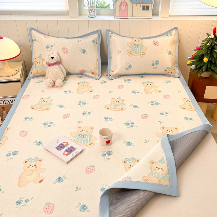 91家纺网 家纺一手货源 找家纺 安哆啦家纺 2025新款A类印花冰藤凉席针织棉牛奶丝夏被夏凉被空调被四件套 蓝花小熊