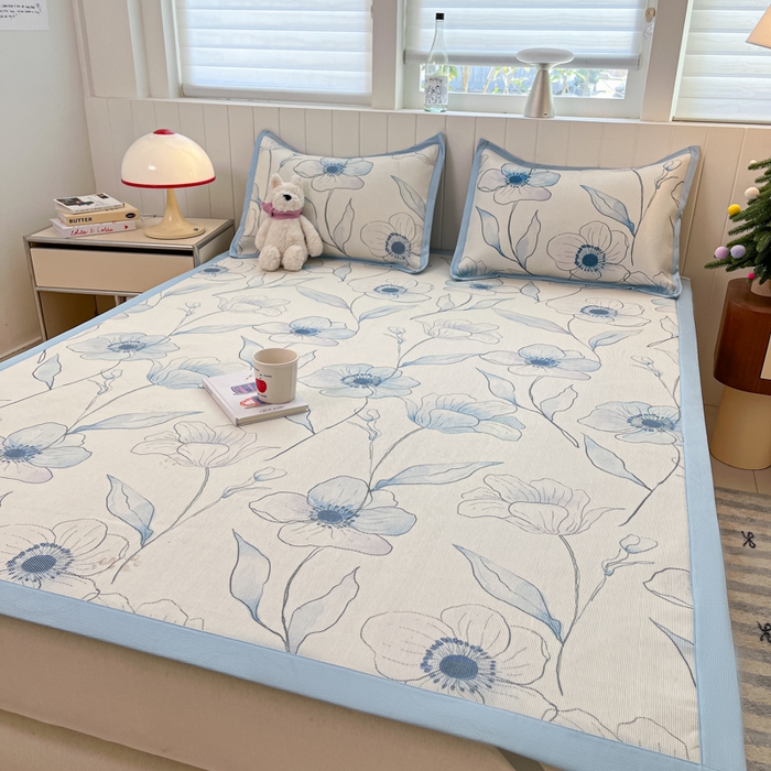 91家纺网 家纺一手货源 找家纺 安哆啦家纺 2025新款A类印花冰藤凉席针织棉牛奶丝夏被夏凉被空调被四件套 蓝梦里