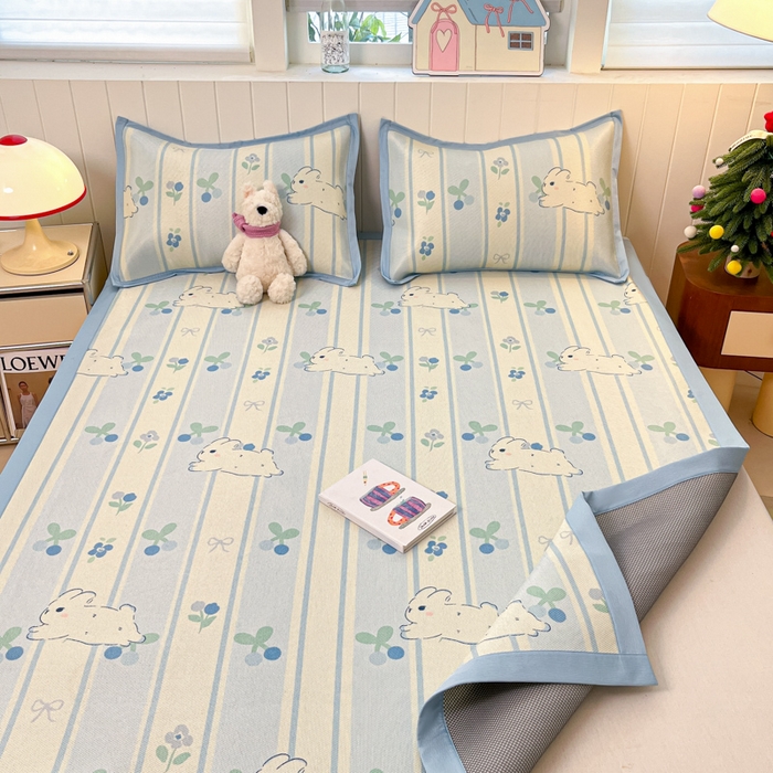 91家纺网 家纺一手货源 找家纺 安哆啦家纺 2025新款A类印花冰藤凉席针织棉牛奶丝夏被夏凉被空调被四件套 蓝条兔