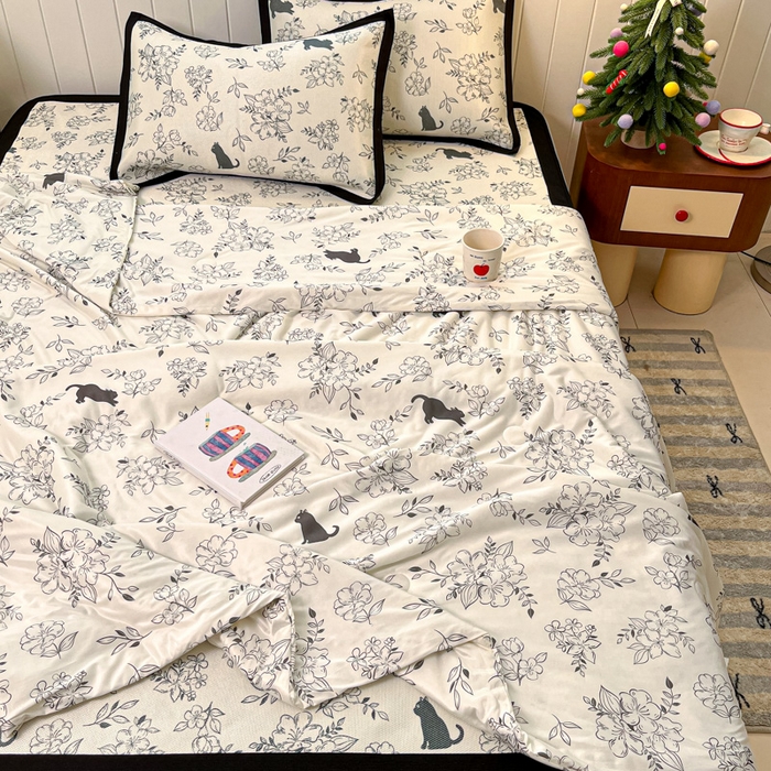 91家纺网 家纺一手货源 找家纺 安哆啦家纺 2025新款A类印花冰藤凉席针织棉牛奶丝夏被夏凉被空调被四件套 猫先生