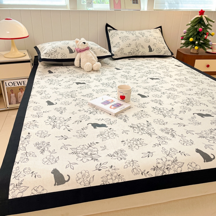 91家纺网 家纺一手货源 找家纺 安哆啦家纺 2025新款A类印花冰藤凉席针织棉牛奶丝夏被夏凉被空调被四件套 猫先生