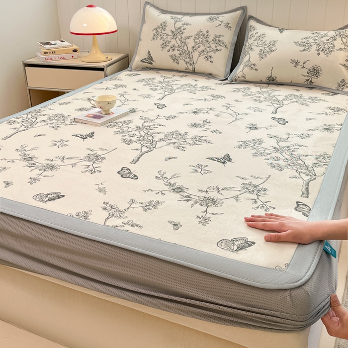 91家纺网 家纺一手货源 找家纺 安哆啦家纺 2025新款A类印花冰藤凉席针织棉牛奶丝夏被夏凉被空调被四件套 梦蝶