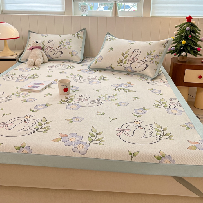 91家纺网 家纺一手货源 找家纺 安哆啦家纺 2025新款A类印花冰藤凉席针织棉牛奶丝夏被夏凉被空调被四件套 天鹅湖