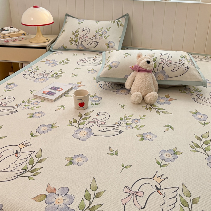 91家纺网 家纺一手货源 找家纺 安哆啦家纺 2025新款A类印花冰藤凉席针织棉牛奶丝夏被夏凉被空调被四件套 天鹅湖