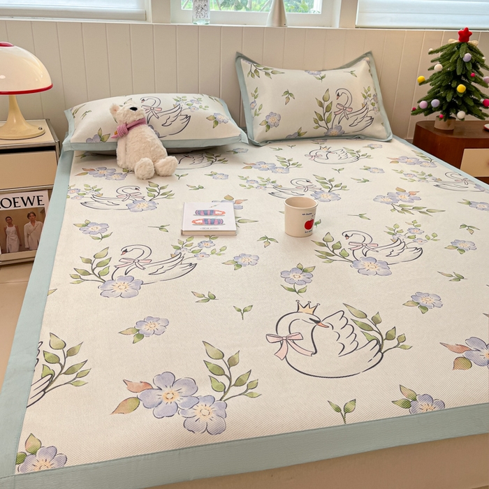 91家纺网 家纺一手货源 找家纺 安哆啦家纺 2025新款A类印花冰藤凉席针织棉牛奶丝夏被夏凉被空调被四件套 天鹅湖