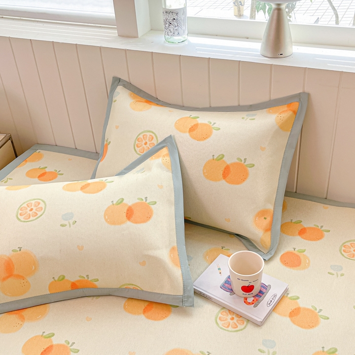 91家纺网 家纺一手货源 找家纺 安哆啦家纺 2025新款A类印花冰藤凉席针织棉牛奶丝夏被夏凉被空调被四件套 小橘子