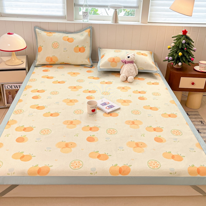91家纺网 家纺一手货源 找家纺 安哆啦家纺 2025新款A类印花冰藤凉席针织棉牛奶丝夏被夏凉被空调被四件套 小橘子