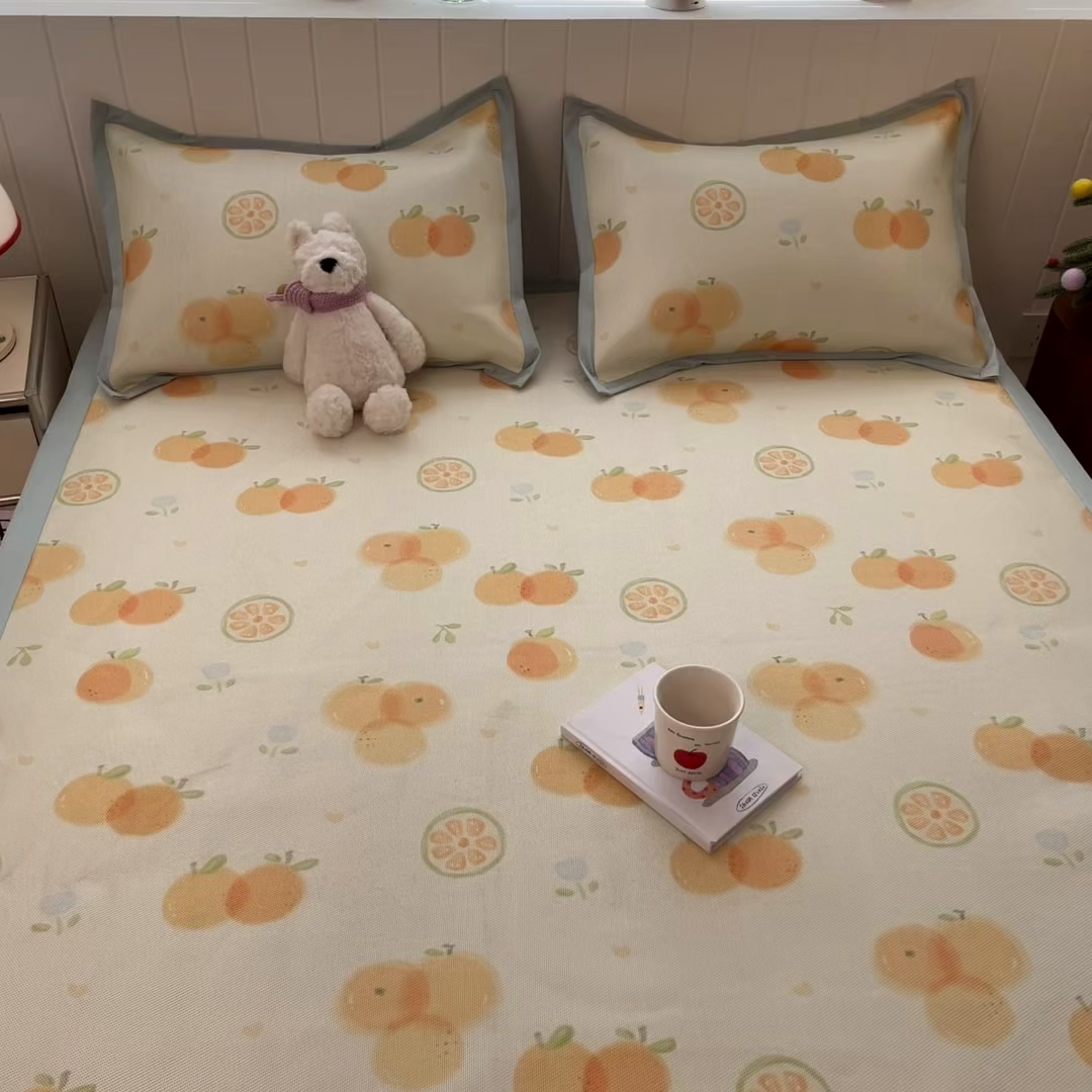 91家纺网 家纺一手货源 找家纺 安哆啦家纺 2025新款A类印花冰藤凉席针织棉牛奶丝夏被夏凉被空调被四件套 小橘子