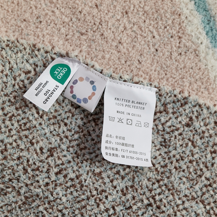91家纺网 家纺一手货源 找家纺 暖绵绵2025新款半边绒涤纶混纺毯子抱枕套 贝尔熊