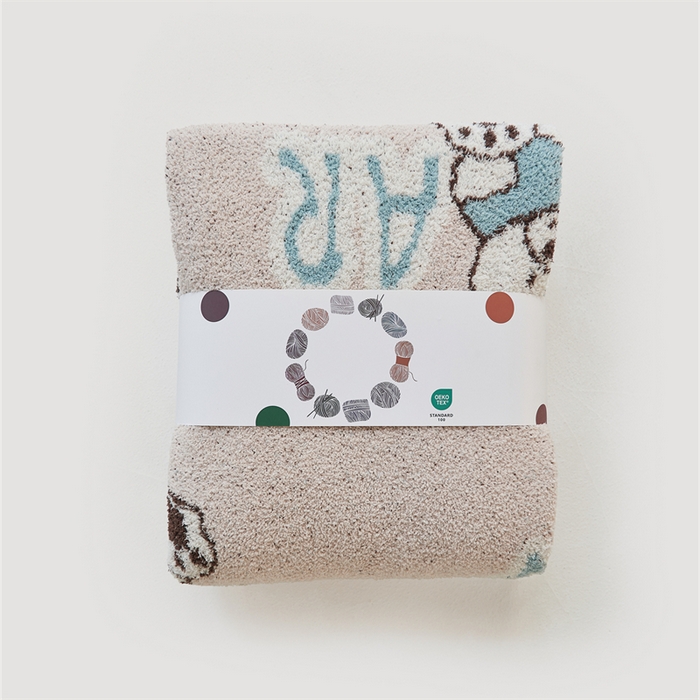 91家纺网 家纺一手货源 找家纺 暖绵绵2025新款半边绒涤纶混纺毯子抱枕套 贝尔熊