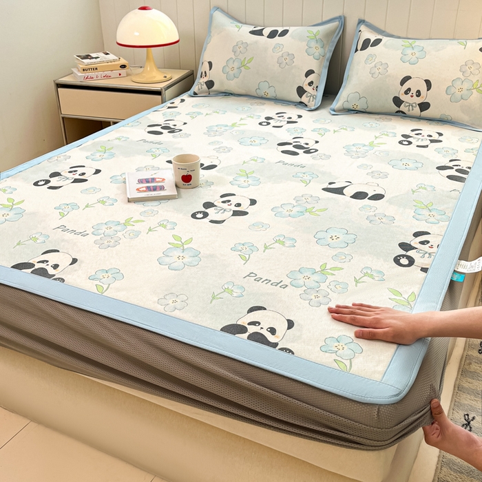 91家纺网 家纺一手货源 找家纺 安哆啦家纺 2025新款A类印花冰藤凉席针织棉牛奶丝夏被夏凉被空调被四件套 熊猫团团