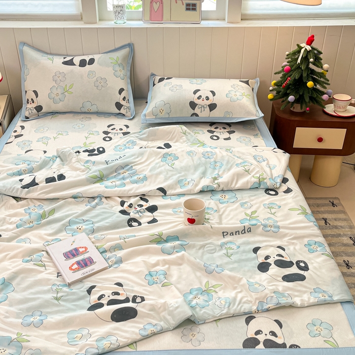 91家纺网 家纺一手货源 找家纺 安哆啦家纺 2025新款A类印花冰藤凉席针织棉牛奶丝夏被夏凉被空调被四件套 熊猫团团