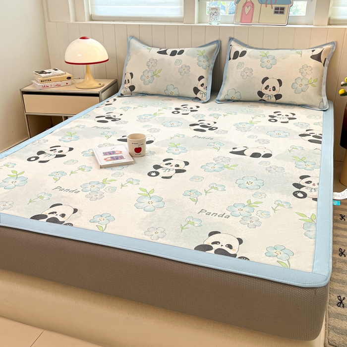 91家纺网 家纺一手货源 找家纺 安哆啦家纺 2025新款A类印花冰藤凉席针织棉牛奶丝夏被夏凉被空调被四件套 熊猫团团