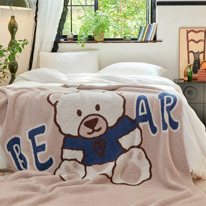 91家纺网 家纺一手货源 找家纺 暖绵绵2025新款半边绒涤纶混纺毯子抱枕套 贝塔斯