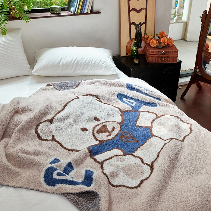 91家纺网 家纺一手货源 找家纺 暖绵绵2025新款半边绒涤纶混纺毯子抱枕套 贝塔斯