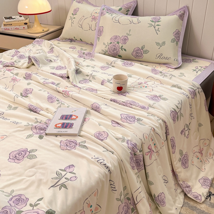 91家纺网 家纺一手货源 找家纺 安哆啦家纺 2025新款A类印花冰藤凉席针织棉牛奶丝夏被夏凉被空调被四件套 紫花猫