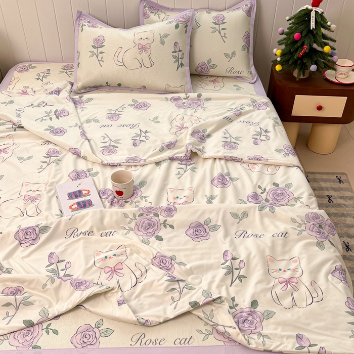 91家纺网 家纺一手货源 找家纺 安哆啦家纺 2025新款A类印花冰藤凉席针织棉牛奶丝夏被夏凉被空调被四件套 紫花猫