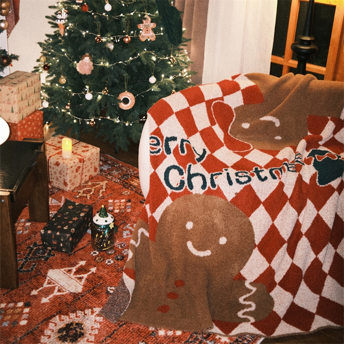 91家纺网 家纺一手货源 找家纺 暖绵绵2025新款半边绒涤纶混纺毯子抱枕套 姜饼心愿