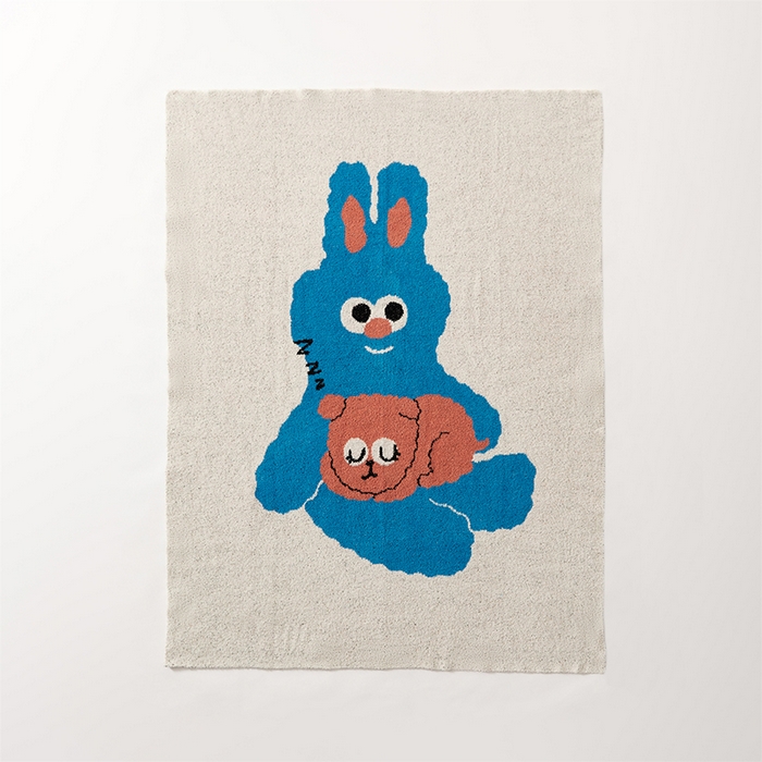 91家纺网 家纺一手货源 找家纺 暖绵绵2025新款半边绒涤纶混纺毯子抱枕套 比恩兔