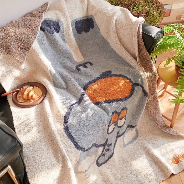 91家纺网 家纺一手货源 找家纺 暖绵绵2025新款半边绒涤纶混纺毯子抱枕套 艾雅达