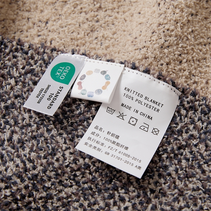 91家纺网 家纺一手货源 找家纺 暖绵绵2025新款半边绒涤纶混纺毯子抱枕套 菲比