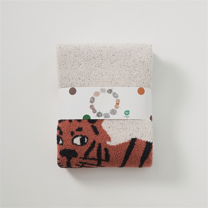 91家纺网 家纺一手货源 找家纺 暖绵绵2025新款半边绒涤纶混纺毯子抱枕套 粉色虎