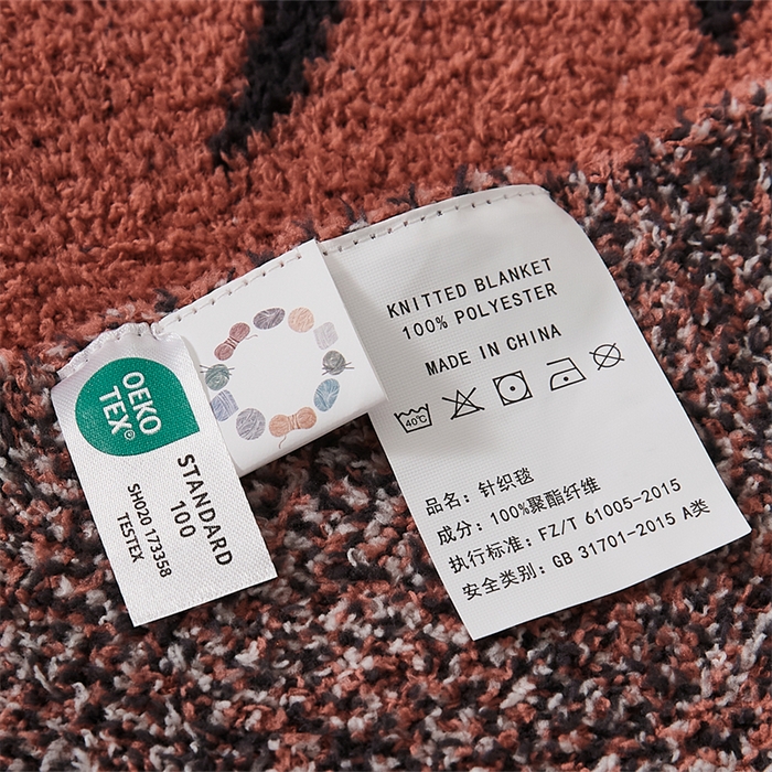 91家纺网 家纺一手货源 找家纺 暖绵绵2025新款半边绒涤纶混纺毯子抱枕套 粉色虎