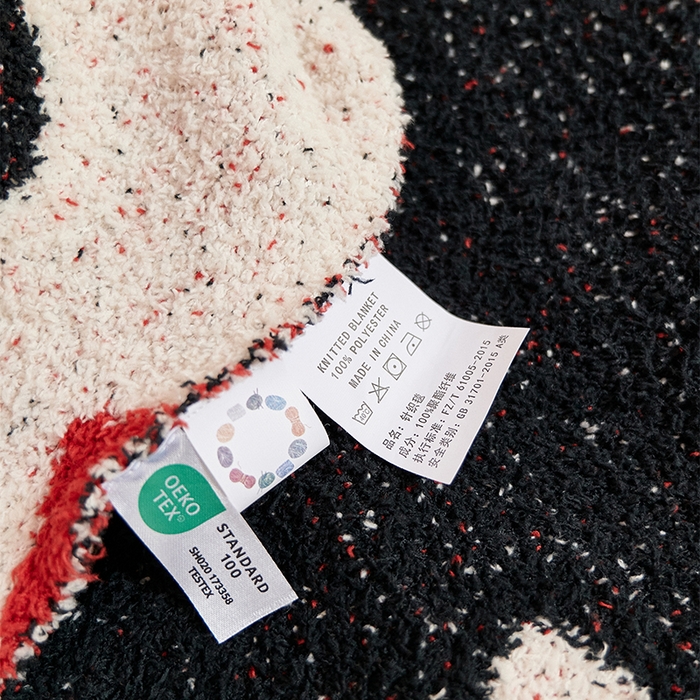 91家纺网 家纺一手货源 找家纺 暖绵绵2025新款半边绒涤纶混纺毯子抱枕套 米洛奇