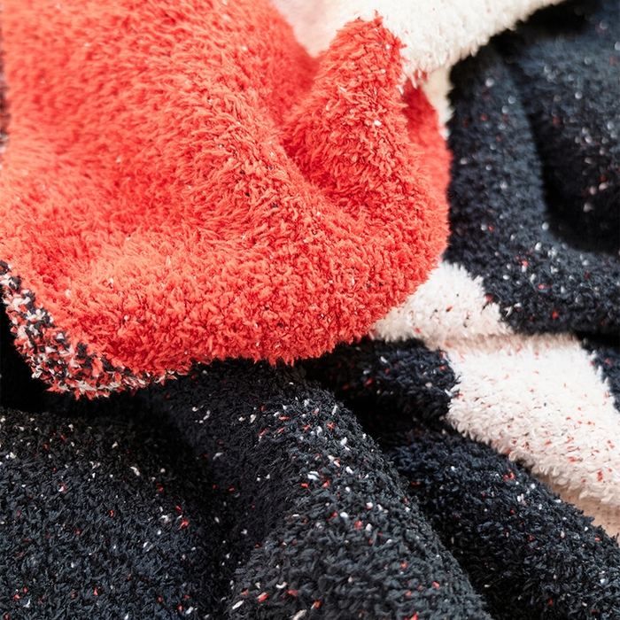 91家纺网 家纺一手货源 找家纺 暖绵绵2025新款半边绒涤纶混纺毯子抱枕套 米洛奇