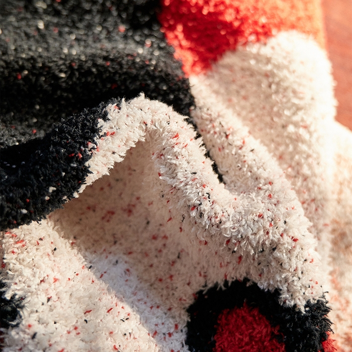 91家纺网 家纺一手货源 找家纺 暖绵绵2025新款半边绒涤纶混纺毯子抱枕套 米洛奇