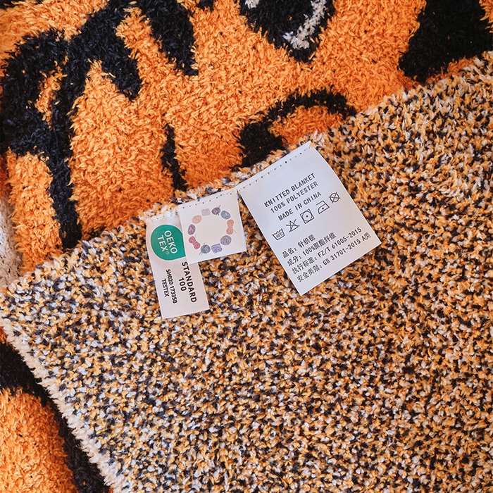 91家纺网 家纺一手货源 找家纺 暖绵绵2025新款半边绒涤纶混纺毯子抱枕套 沃虎