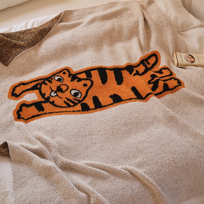 91家纺网 家纺一手货源 找家纺 暖绵绵2025新款半边绒涤纶混纺毯子抱枕套 沃虎