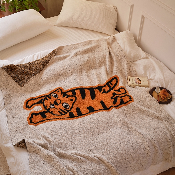 91家纺网 家纺一手货源 找家纺 暖绵绵2025新款半边绒涤纶混纺毯子抱枕套 沃虎