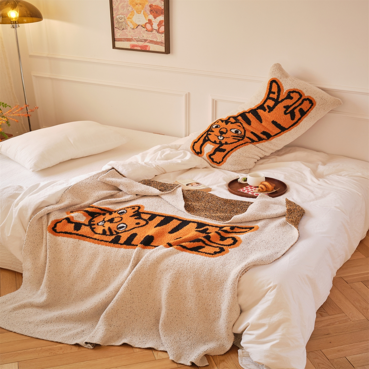 91家纺网 家纺一手货源 找家纺 暖绵绵2025新款半边绒涤纶混纺毯子抱枕套 沃虎