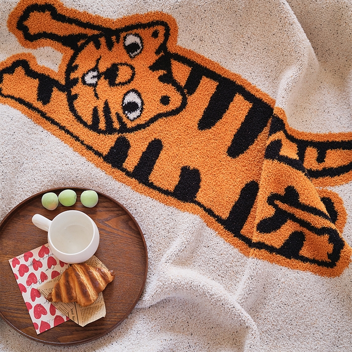 91家纺网 家纺一手货源 找家纺 暖绵绵2025新款半边绒涤纶混纺毯子抱枕套 沃虎