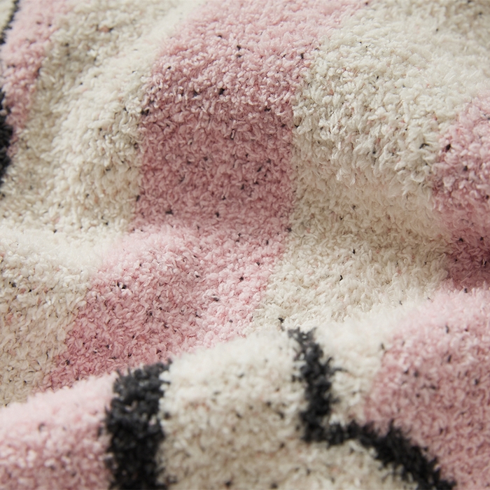 91家纺网 家纺一手货源 找家纺 暖绵绵2025新款半边绒涤纶混纺毯子抱枕套 斯内克-粉