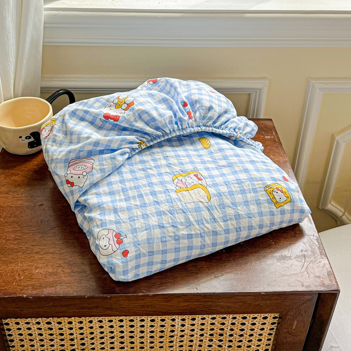 91家纺网 家纺一手货源 找家纺 罗亿家纺 2025新款卡通水洗云朵棉110g单床笠 蓝格子小猫