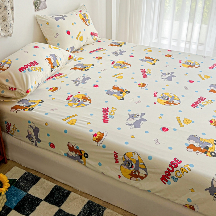 91家纺网 家纺一手货源 找家纺 罗亿家纺 2025新款卡通水洗云朵棉110g单床笠 小猫和小鼠